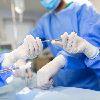 CIRURGIA ROBÓTICA NO TRATAMENTO DO CÂNCER GASTROINTESTINAL